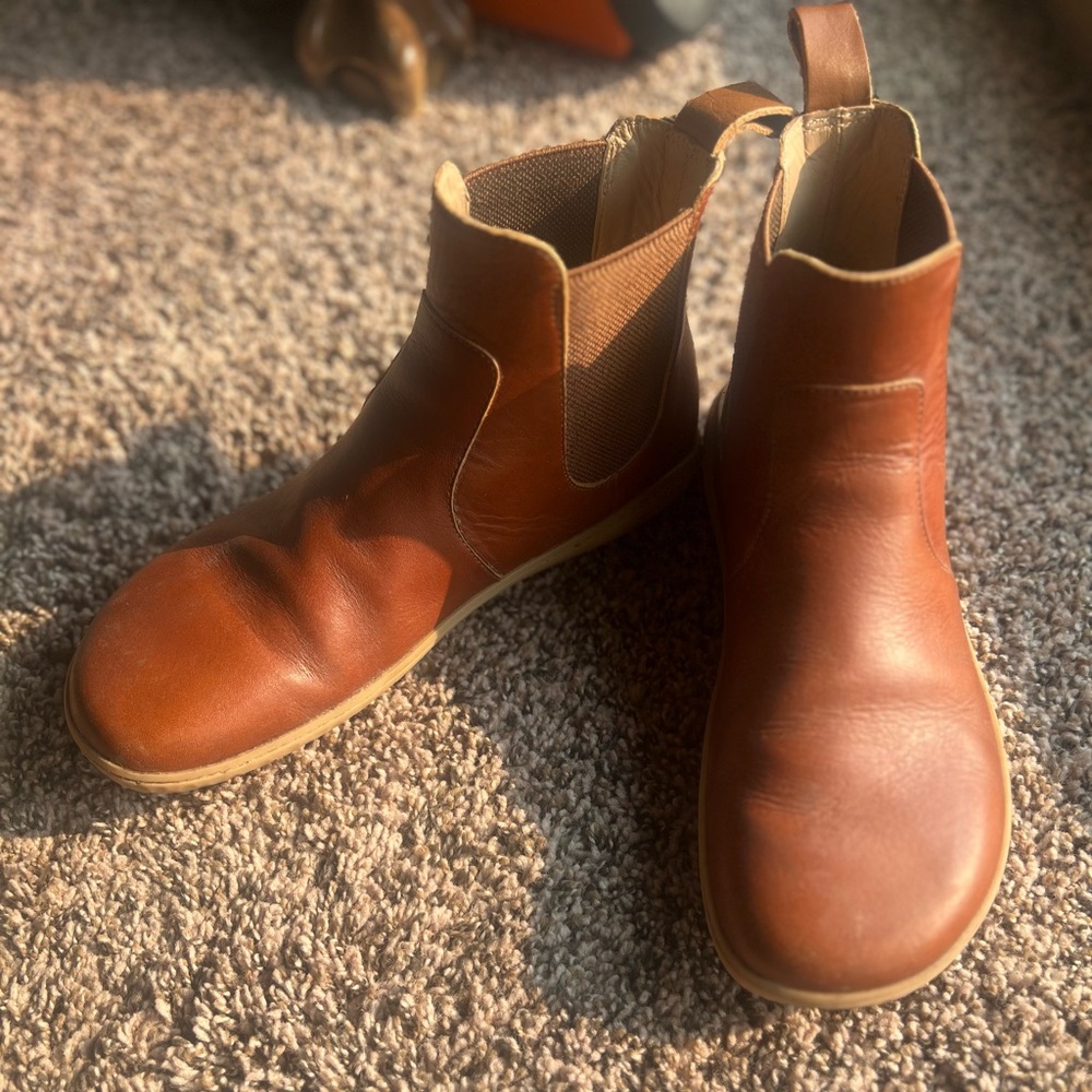 VivoBarefoot Women's Geo Chelsea Barefoot Leather Boots 40